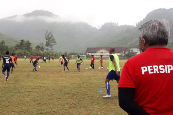 Persipura Jayapura tunggu kepastian sponsor untuk kontrak pemain Persipura Jayapura tunggu kepastian sponsor untuk kontrak pemain
