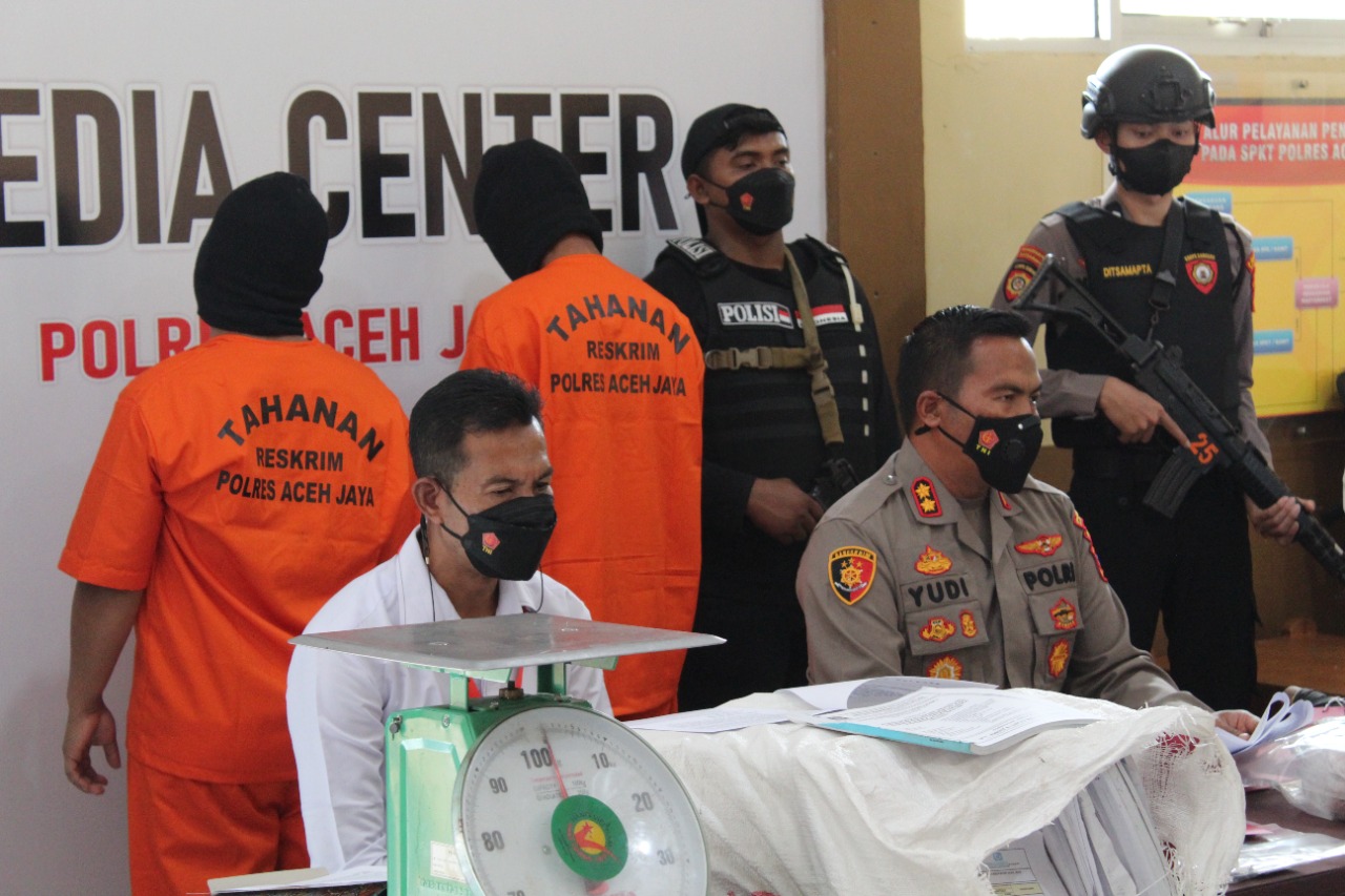 Diduga curi arsip negara, tiga warga Aceh Jaya diamankan polisi Diduga curi arsip negara, tiga warga Aceh Jaya diamankan polisi