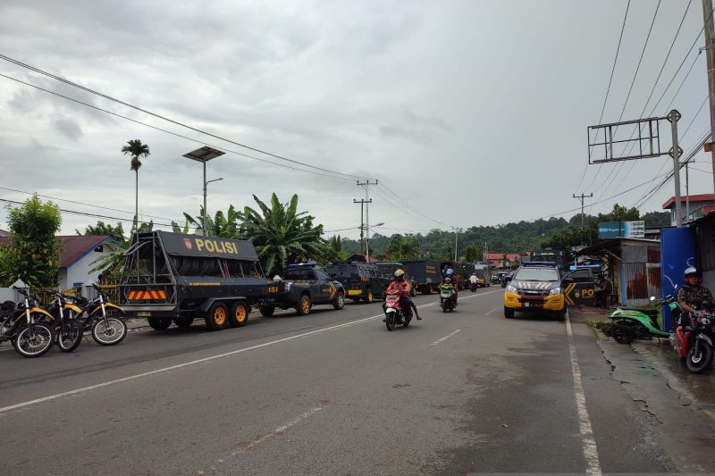 Ratusan aparat gabungan TNI-Polri amankan Manokwari Ratusan aparat gabungan TNI-Polri amankan Manokwari