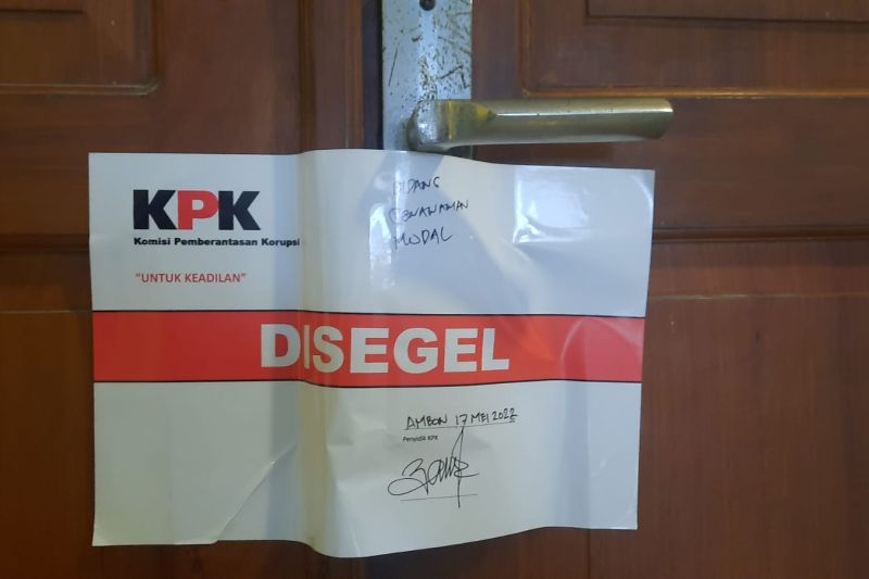KPK geledah Balai Kota Ambon KPK geledah Balai Kota Ambon