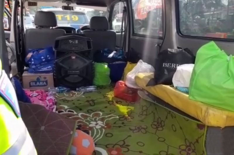 Polisi tangkap ambulans penerobos jalur Puncak