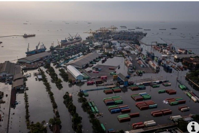 Pelindo siapkan 3.600 karung pasir perbaiki tanggul jebol di Semarang Pelindo siapkan 3.600 karung pasir perbaiki tanggul jebol di Semarang