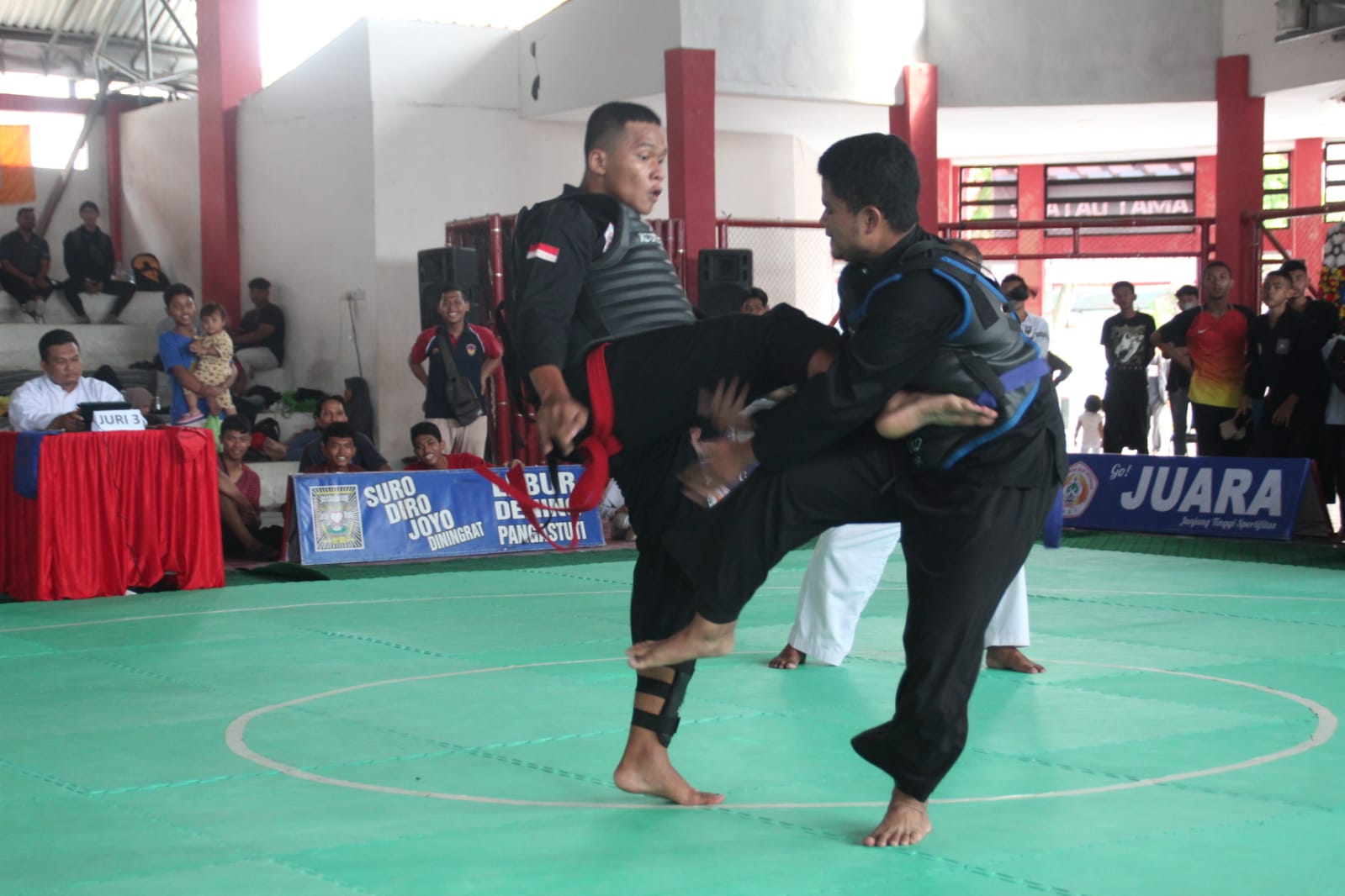 SMKN 10 juarai Kejuaraan Pencak Silat Pelajar Semarang SMKN 10 juarai Kejuaraan Pencak Silat Pelajar Semarang
