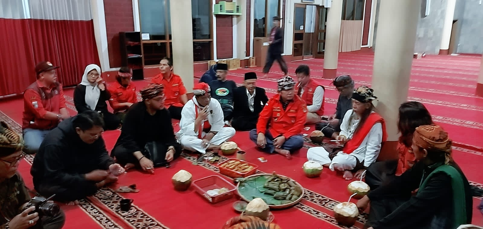 Jadi panutan masyarakat Sunda, Brigjen (Purn) Budi Setiawan raih penghargaan Jadi panutan masyarakat Sunda, Brigjen (Purn) Budi Setiawan raih penghargaan