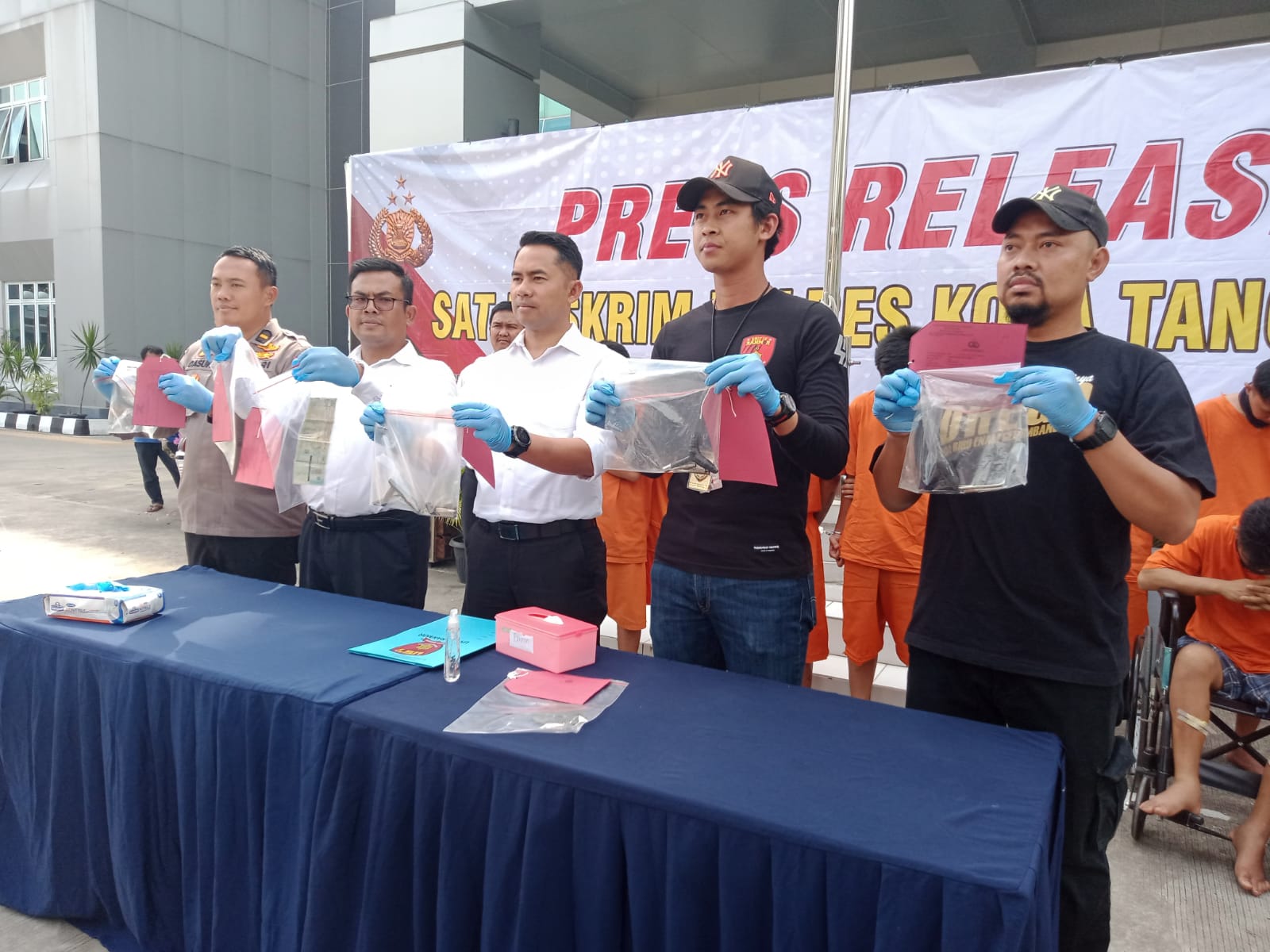 Satreskrim Polresta Tangerang tangkap delapan pelaku curanmor Satreskrim Polresta Tangerang tangkap delapan pelaku curanmor
