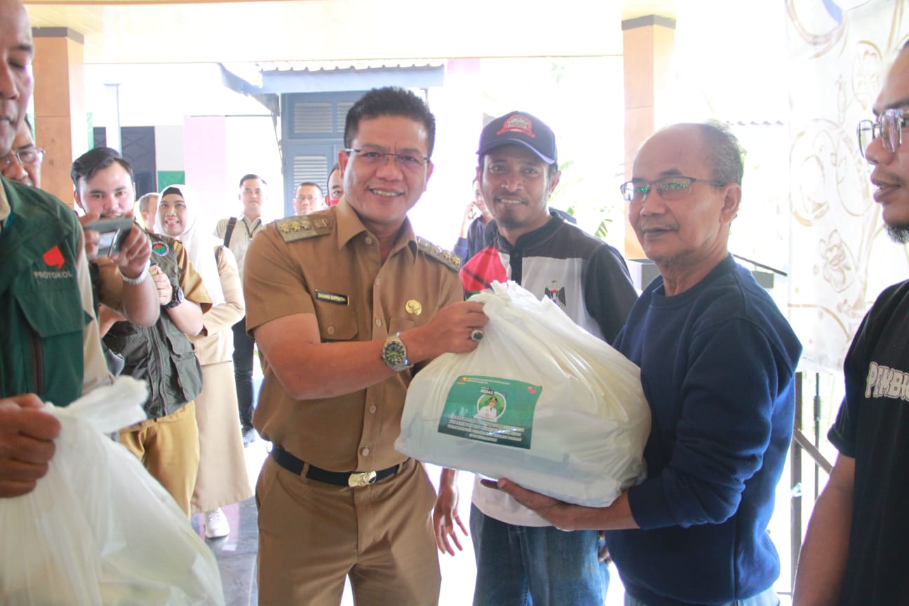 Bantu warga, Pemkab Bandung siapkan 10.956 paket sembako Bantu warga, Pemkab Bandung siapkan 10.956 paket sembako