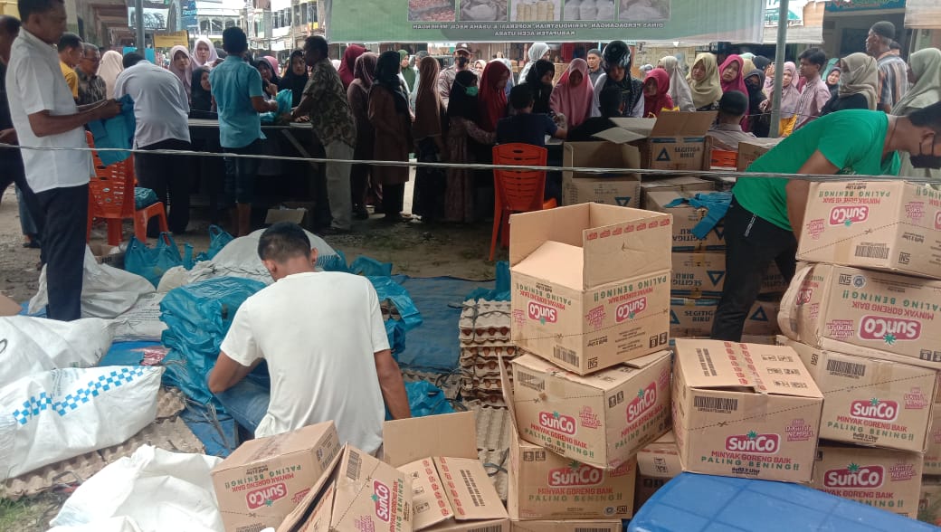 Disperdaginkop Kabupaten Aceh Utara gelar pasar murah Disperdaginkop Kabupaten Aceh Utara gelar pasar murah