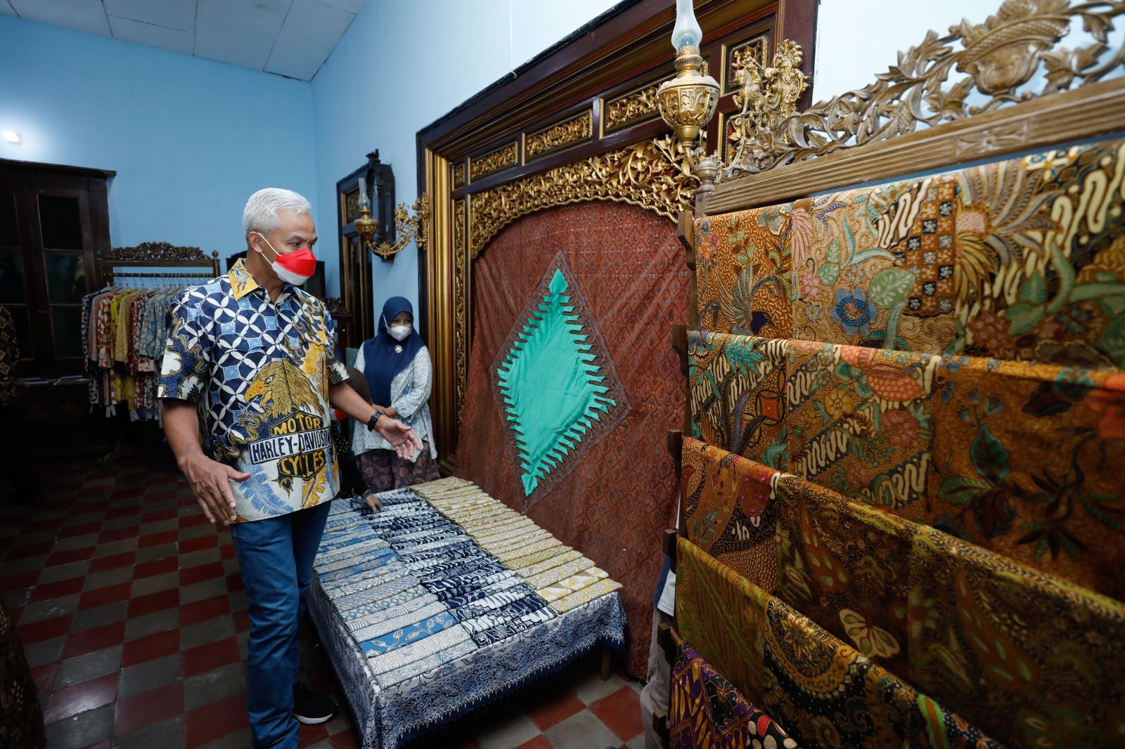 Ganjar dorong pemerintah pusat daftarkan kebaya sebagai warisan budaya ke UNESCO Ganjar dorong pemerintah pusat daftarkan kebaya sebagai warisan budaya ke UNESCO