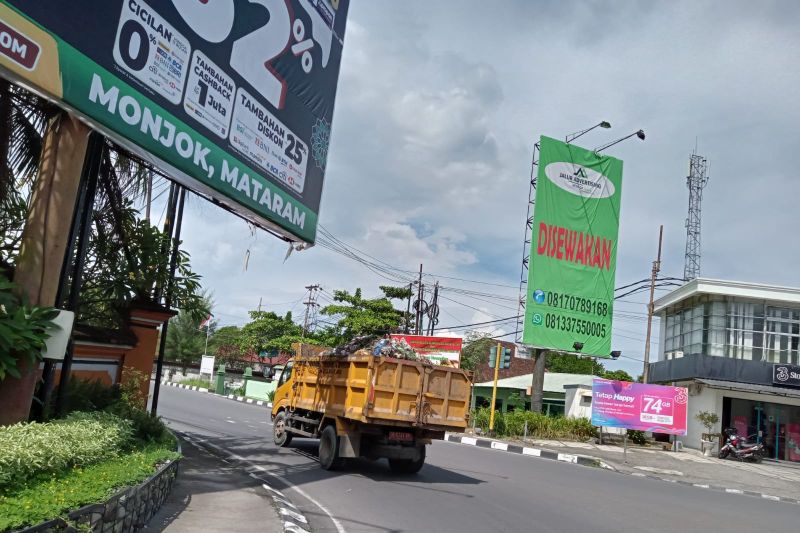 DLH Mataram alihkan jalur pengangkutan sampah selama WSBK DLH Mataram alihkan jalur pengangkutan sampah selama WSBK