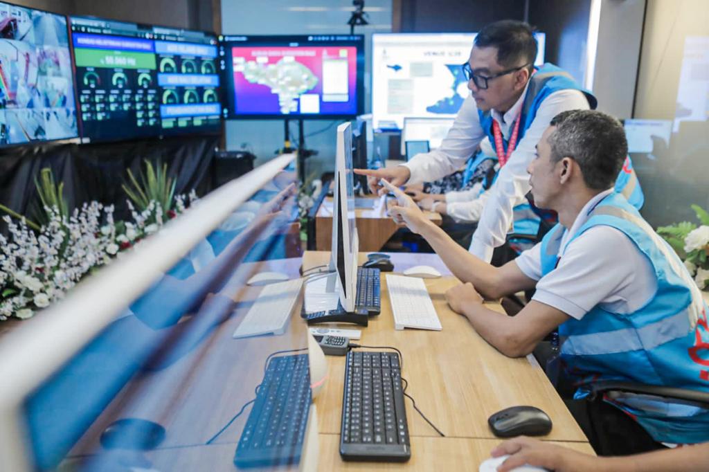 Dirut PLN cek pengamanan kelistrikan di Bali Dirut PLN cek pengamanan kelistrikan di Bali