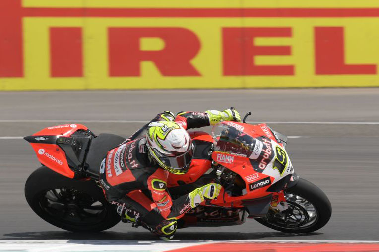 Alvaro Bautista catatkan waktu tercepat di FP 2