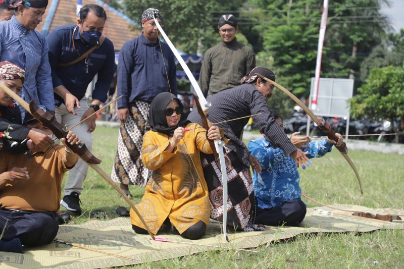 Gladhen Ageng Jemparingan, wadah melestarikan budaya Gladhen Ageng Jemparingan, wadah melestarikan budaya