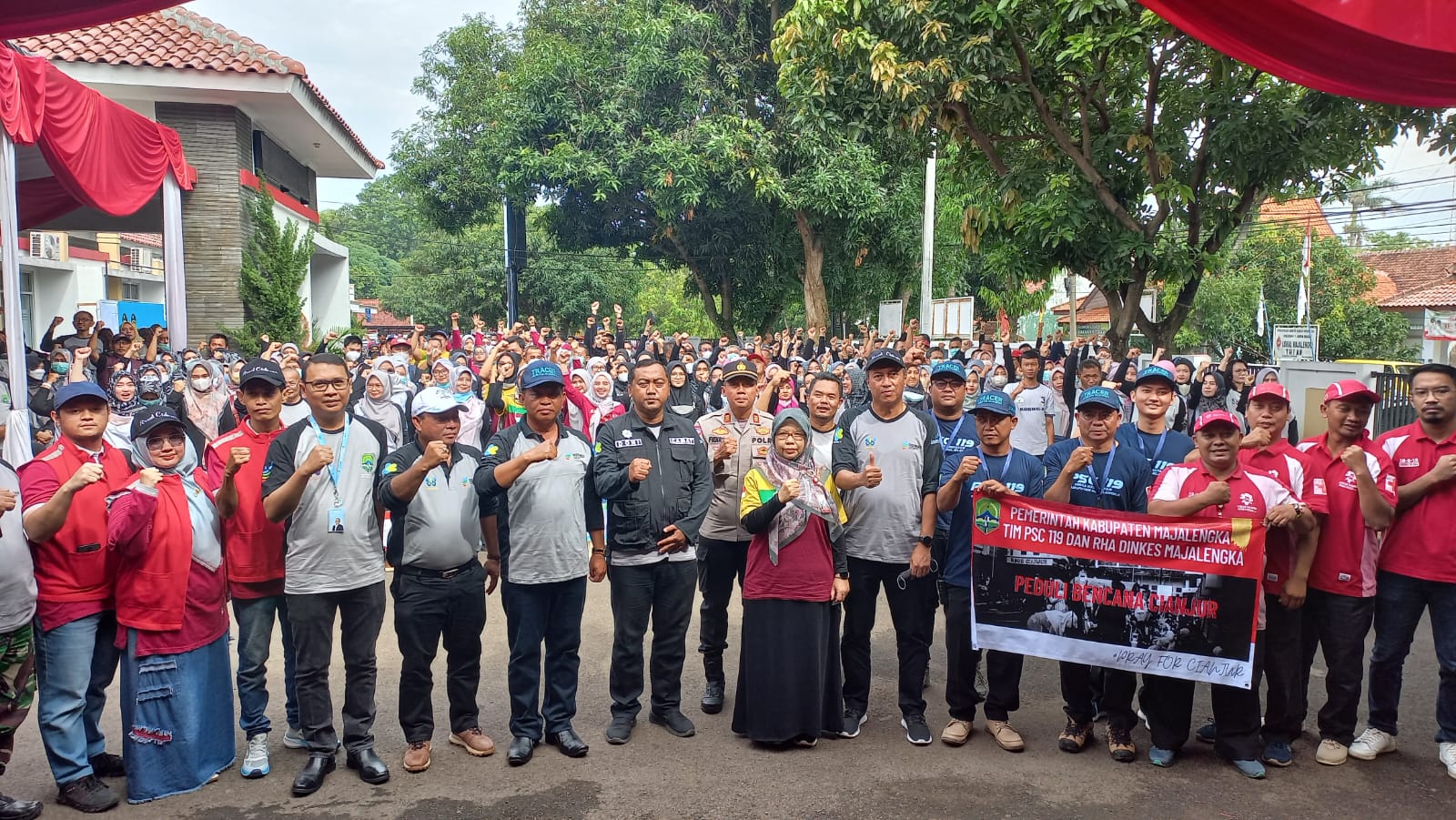 Bantu korban gempa Cianjur, Pemkab Majalengka lepas Tim PSC 119 dan tim RHA Bantu korban gempa Cianjur, Pemkab Majalengka lepas Tim PSC 119 dan tim RHA