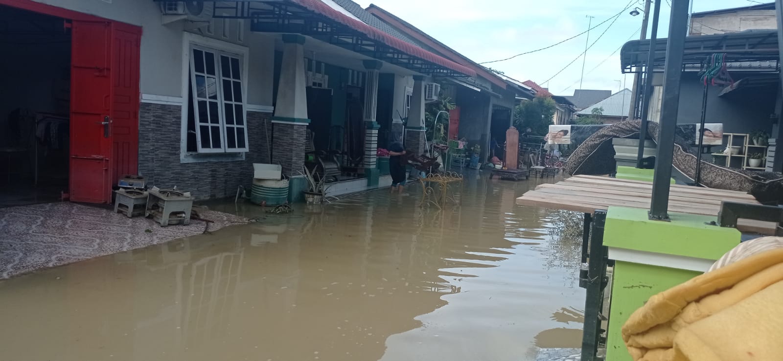 Pengungsi korban banjir Aceh Tamiang butuh logistik, air bersih dan kebutuhan balita Pengungsi korban banjir Aceh Tamiang butuh logistik, air bersih dan kebutuhan balita