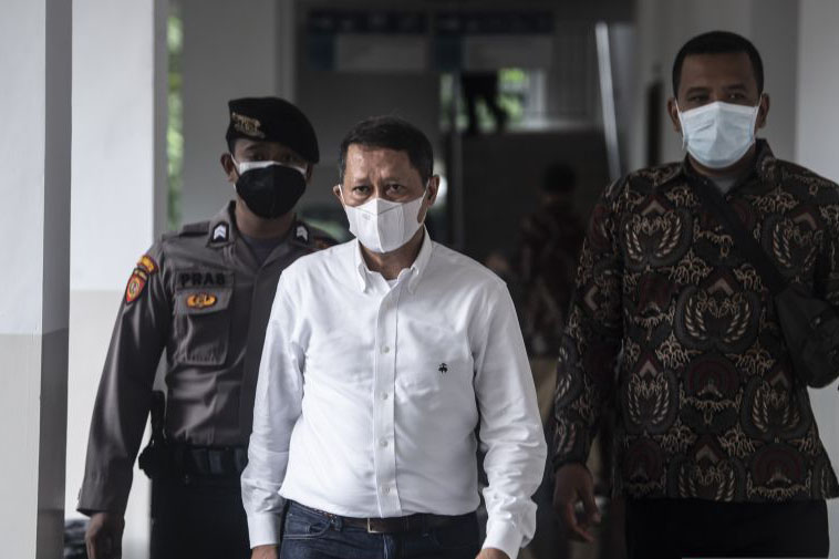 KPK eksekusi RJ Lino ke Lapas Cipinang KPK eksekusi RJ Lino ke Lapas Cipinang