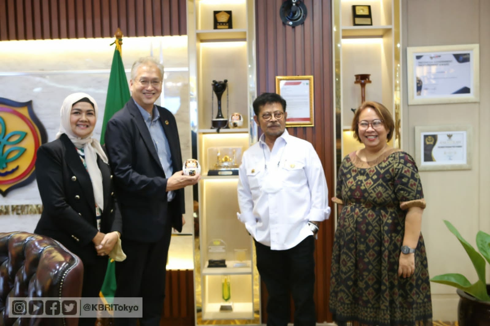 KBRI Tokyo dampingi delegasi bisnis jepang buka akses pasar buah tropis Indonesia KBRI Tokyo dampingi delegasi bisnis jepang buka akses pasar buah tropis Indonesia