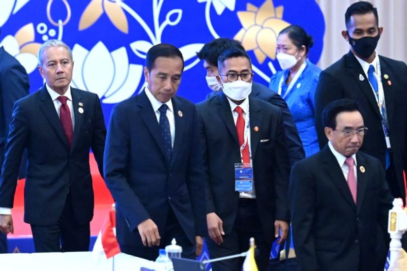 Jokowi undang Jepang kembangkan ekosistem kendaraan listrik di ASEAN Jokowi undang Jepang kembangkan ekosistem kendaraan listrik di ASEAN
