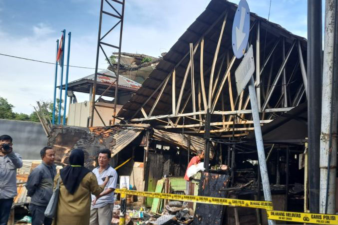 Polisi selidiki kebakaran puluhan kios di Pasar Cinde Palembang