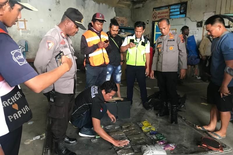 Polres Jayawijaya gagalkan penyelundupan ganja lewat pesawat Polres Jayawijaya gagalkan penyelundupan ganja lewat pesawat