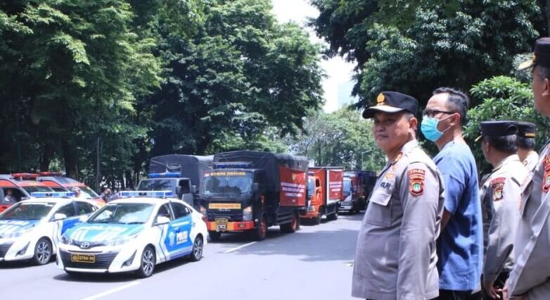 Polda Metro Jaya berangkatkan relawan untuk bantu korban gempa Cianjur Polda Metro Jaya berangkatkan relawan untuk bantu korban gempa Cianjur