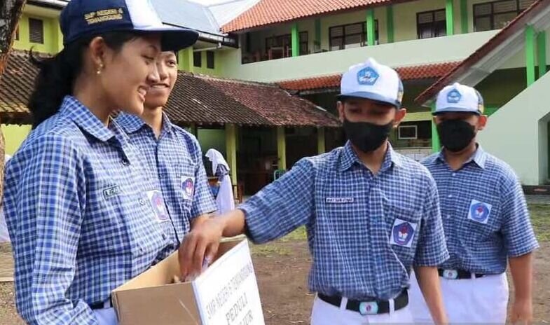 Siswa SMPN 6 Temanggung gelar aksi peduli Cianjur