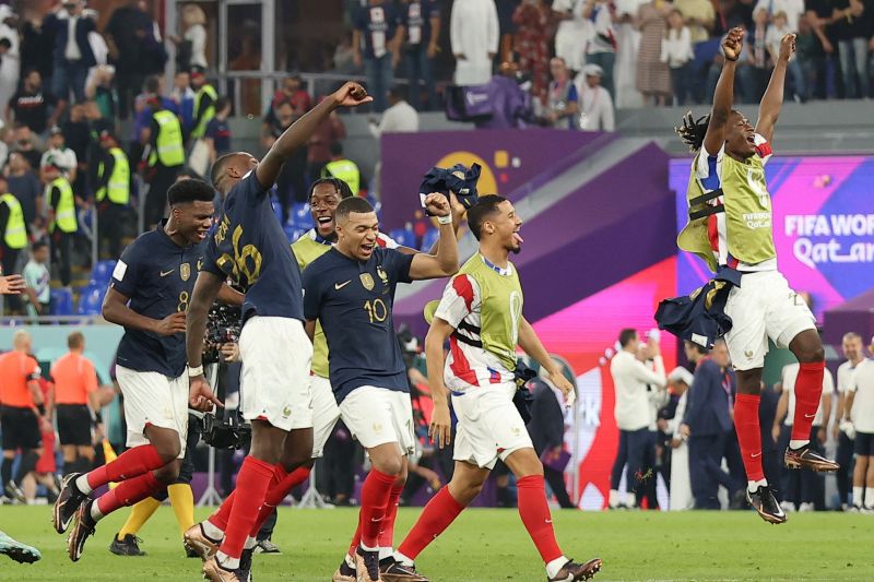 Mbappe jadikan Prancis tim pertama lolos ke 16 besar Piala Dunia Mbappe jadikan Prancis tim pertama lolos ke 16 besar Piala Dunia