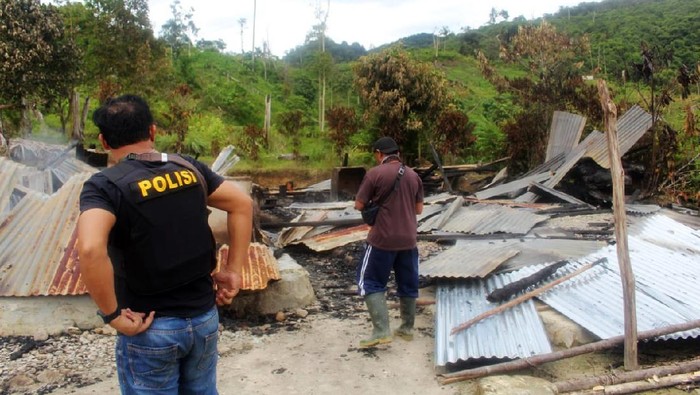 27 November 2020: Pembunuhan satu keluarga di Sigi, Sulawesi Tengah 27 November 2020: Pembunuhan satu keluarga di Sigi, Sulawesi Tengah