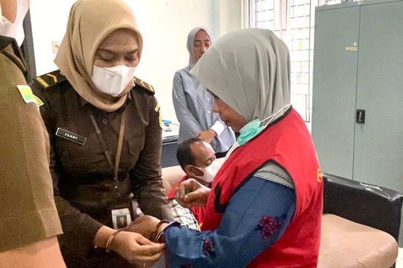 Kejaksaan tahan lima tersangka kasus korupsi Rp49,1 miliar Kejaksaan tahan lima tersangka kasus korupsi Rp49,1 miliar