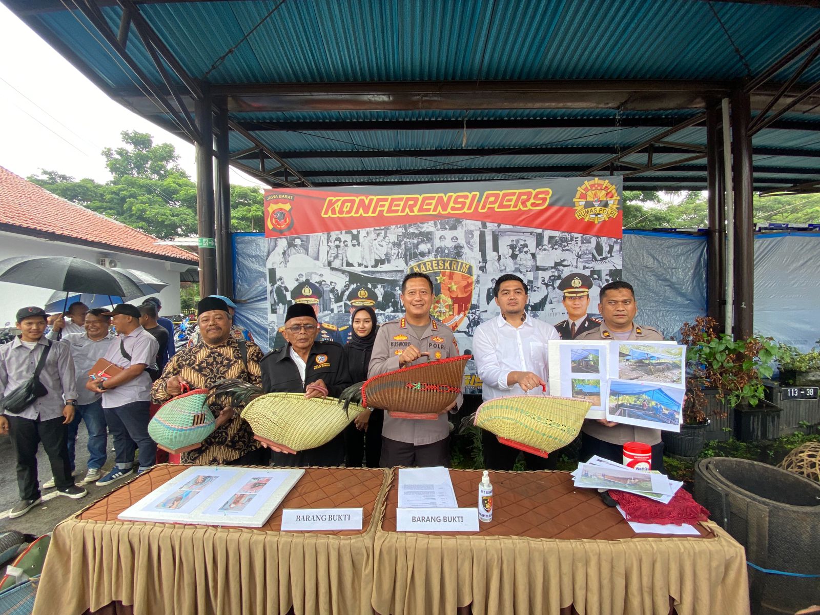 Hasil Jumat Curhat, Polresta Bandung amankan 18 pelaku judi sabung ayam Hasil Jumat Curhat, Polresta Bandung amankan 18 pelaku judi sabung ayam