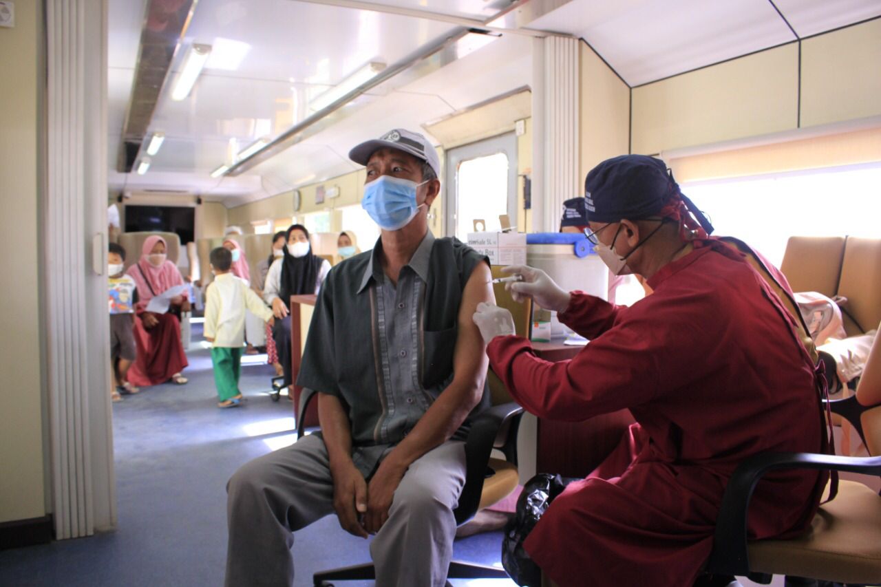Ratusan warga serbu Stasiun Delanggu manfaatkan Railclinic PT KAI Daop 6 Yogyakarta Ratusan warga serbu Stasiun Delanggu manfaatkan Railclinic PT KAI Daop 6 Yogyakarta