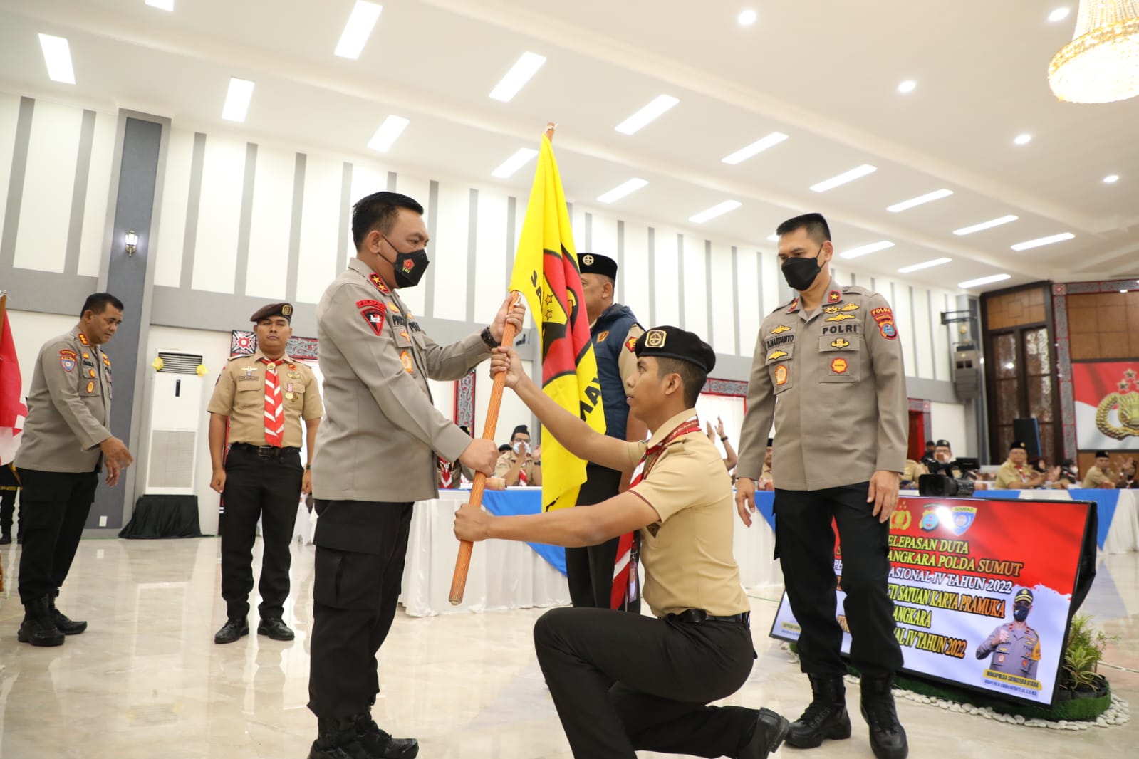 Kapolda Sumut lepas Duta Saka Bhayangkara ikuti Pertikara Nasional IV Kapolda Sumut lepas Duta Saka Bhayangkara ikuti Pertikara Nasional IV