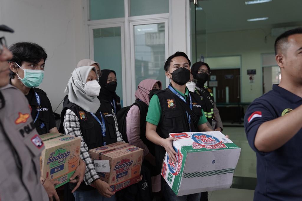 Relawan SiapBergerak Bhayangkari Polda Metro kirim bantuan kemanusian ke Cianjur