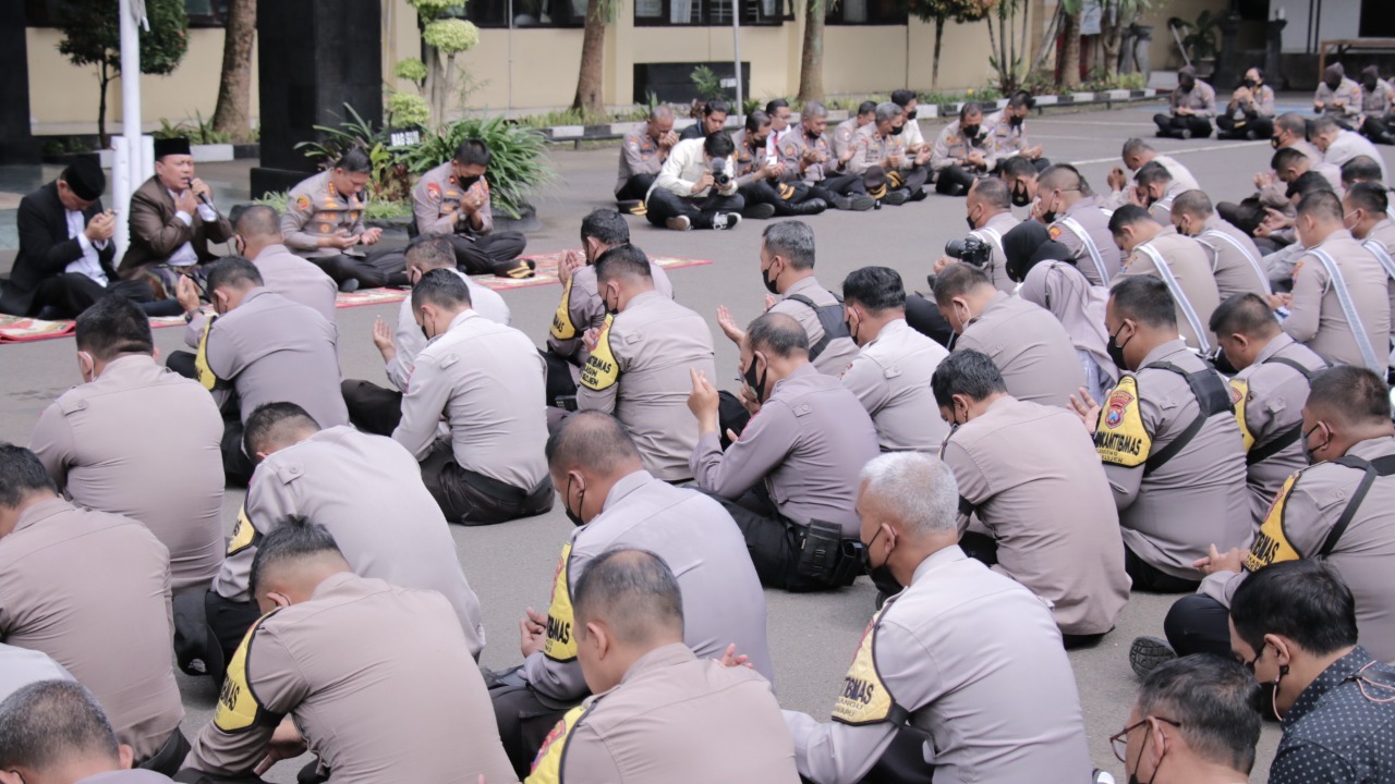 40 hari, Kapolresta Malang Kota pimpin istighosah dan doa bersama 40 hari, Kapolresta Malang Kota pimpin istighosah dan doa bersama