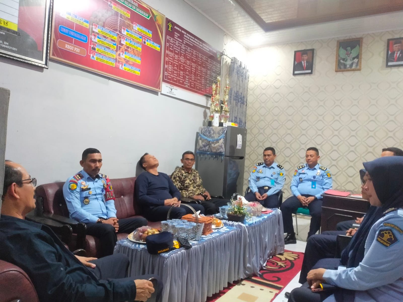 Cegah informasi negatif, Kakanwil Kemenkumham Aceh kunjungi Lapas Kelas IIB Lhoksukon Cegah informasi negatif, Kakanwil Kemenkumham Aceh kunjungi Lapas Kelas IIB Lhoksukon