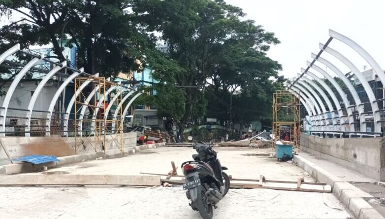 Akses Jembatan Cibubur mulai dibuka bagi pengendara Akses Jembatan Cibubur mulai dibuka bagi pengendara