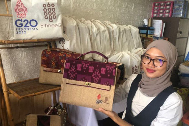 Tas kain goni berpadu endek jadi suvenir G20 di Bali