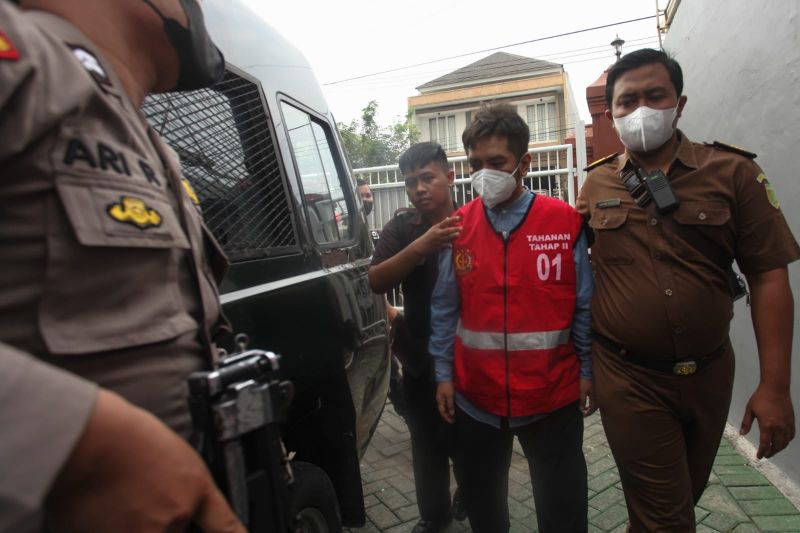 Terdakwa kekerasan seksual di Ponpes Shiddiqiyyah divonis tujuh tahun penjara Terdakwa kekerasan seksual di Ponpes Shiddiqiyyah divonis tujuh tahun penjara