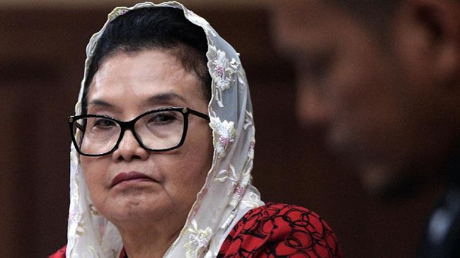 6 November 1949: Siti Fadilah Supari, eks Menkes yang tersandung kasus korupsi