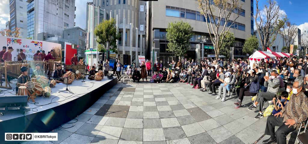 Kolaborasi musik dan tari Indonesia goyang ratusan warg Kota Shizuoka, Jepang Kolaborasi musik dan tari Indonesia goyang ratusan warg Kota Shizuoka, Jepang