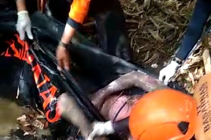 Tim SAR temukan korban tenggelam di Sungai Cimanceuri Tim SAR temukan korban tenggelam di Sungai Cimanceuri