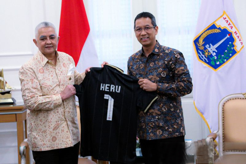 Heru minta tingkatkan pembinaan atlet muda sepak bola Heru minta tingkatkan pembinaan atlet muda sepak bola