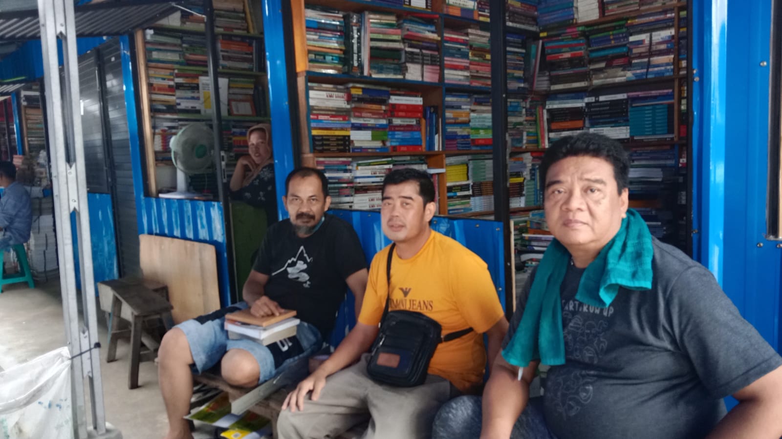 180 pedagang buku Lapangan Merdeka pertanyakan surat undangan verifikasi Dinas PKPPR Medan 180 pedagang buku Lapangan Merdeka pertanyakan surat undangan verifikasi Dinas PKPPR Medan