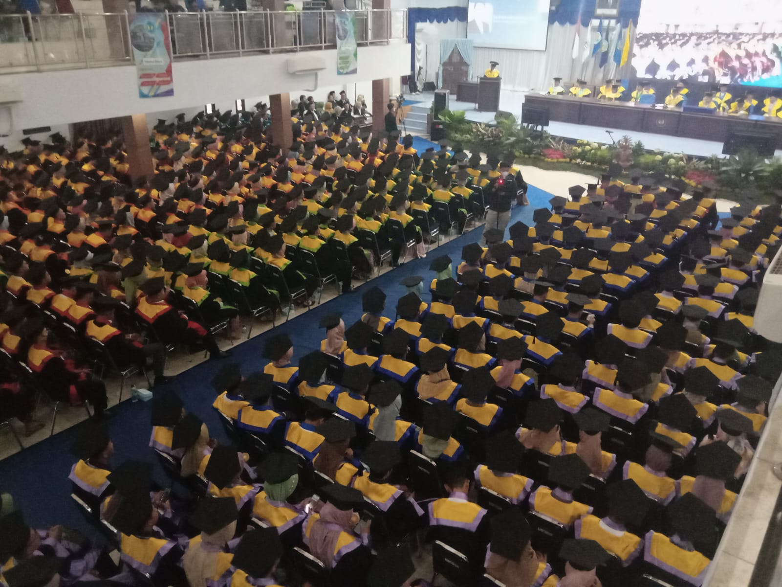 Wisudawan Unma diharapkan mampu bersaing dan berkontribusi di masyarakat Wisudawan Unma diharapkan mampu bersaing dan berkontribusi di masyarakat