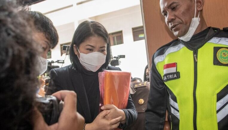 Putri Candrawathi mohon maaf kepada orang tua Brigadir Yosua Putri Candrawathi mohon maaf kepada orang tua Brigadir Yosua