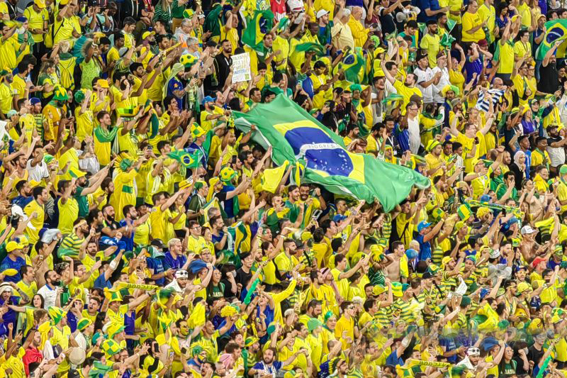 Gemuruh hentakan kaki suporter bantu Brazil runtuhkan pertahanan Swiss Gemuruh hentakan kaki suporter bantu Brazil runtuhkan pertahanan Swiss
