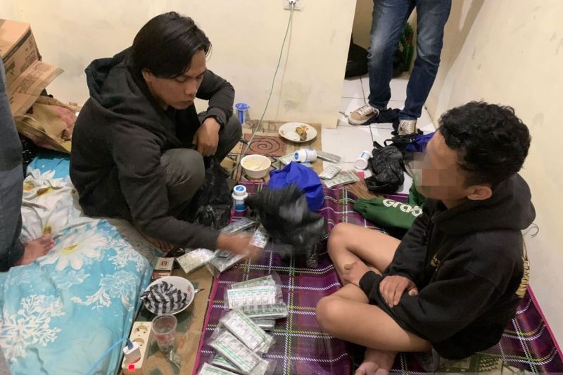 Polisi tangkap remaja pengedar belasan ribu butir obat keras ilegal
