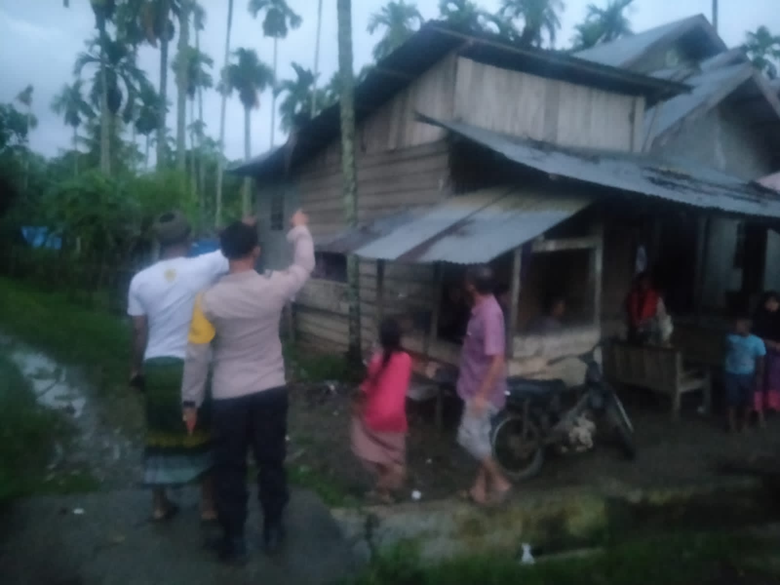 Warga Alue Lhok Paya Bakong Aceh Utara meninggal disambar petir Warga Alue Lhok Paya Bakong Aceh Utara meninggal disambar petir