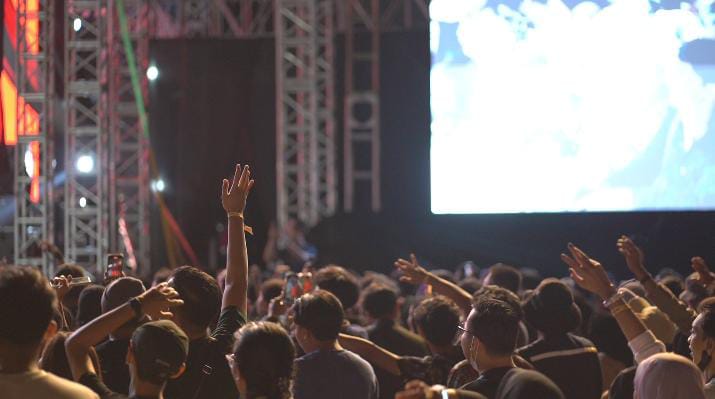 Ribuan penggemar antusias saksikan musisi idola tampil di Festival Musik Projek-D Ribuan penggemar antusias saksikan musisi idola tampil di Festival Musik Projek-D