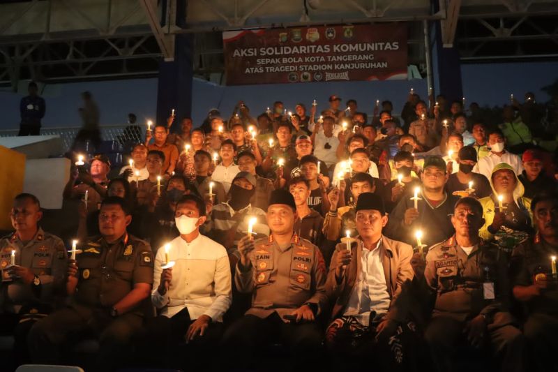 Polisi-suporter sepakbola di Kota Tangerang sepakat jaga situasi aman Polisi-suporter sepakbola di Kota Tangerang sepakat jaga situasi aman