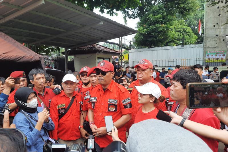 Pemuda Batak Bersatu datangi PN Jakarta Selatan Pemuda Batak Bersatu datangi PN Jakarta Selatan
